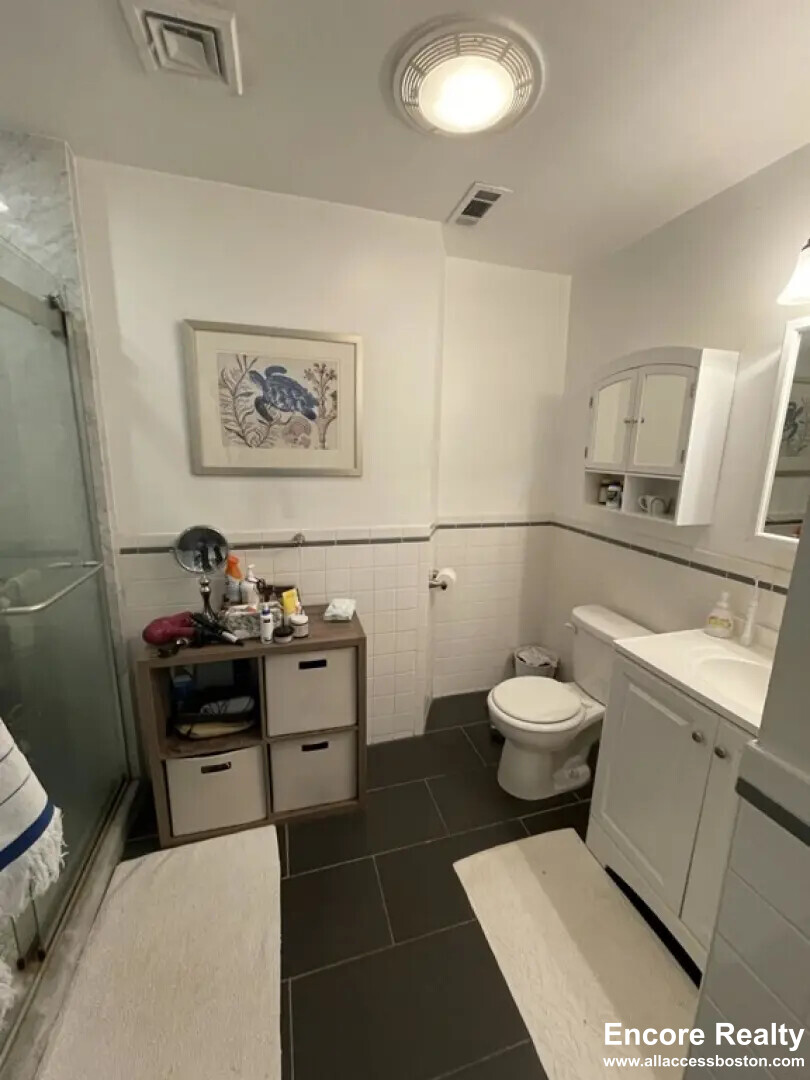 1404 Beacon St, Coolidge Corner