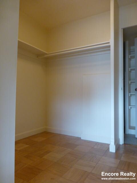 101 Monmouth St, Longwood