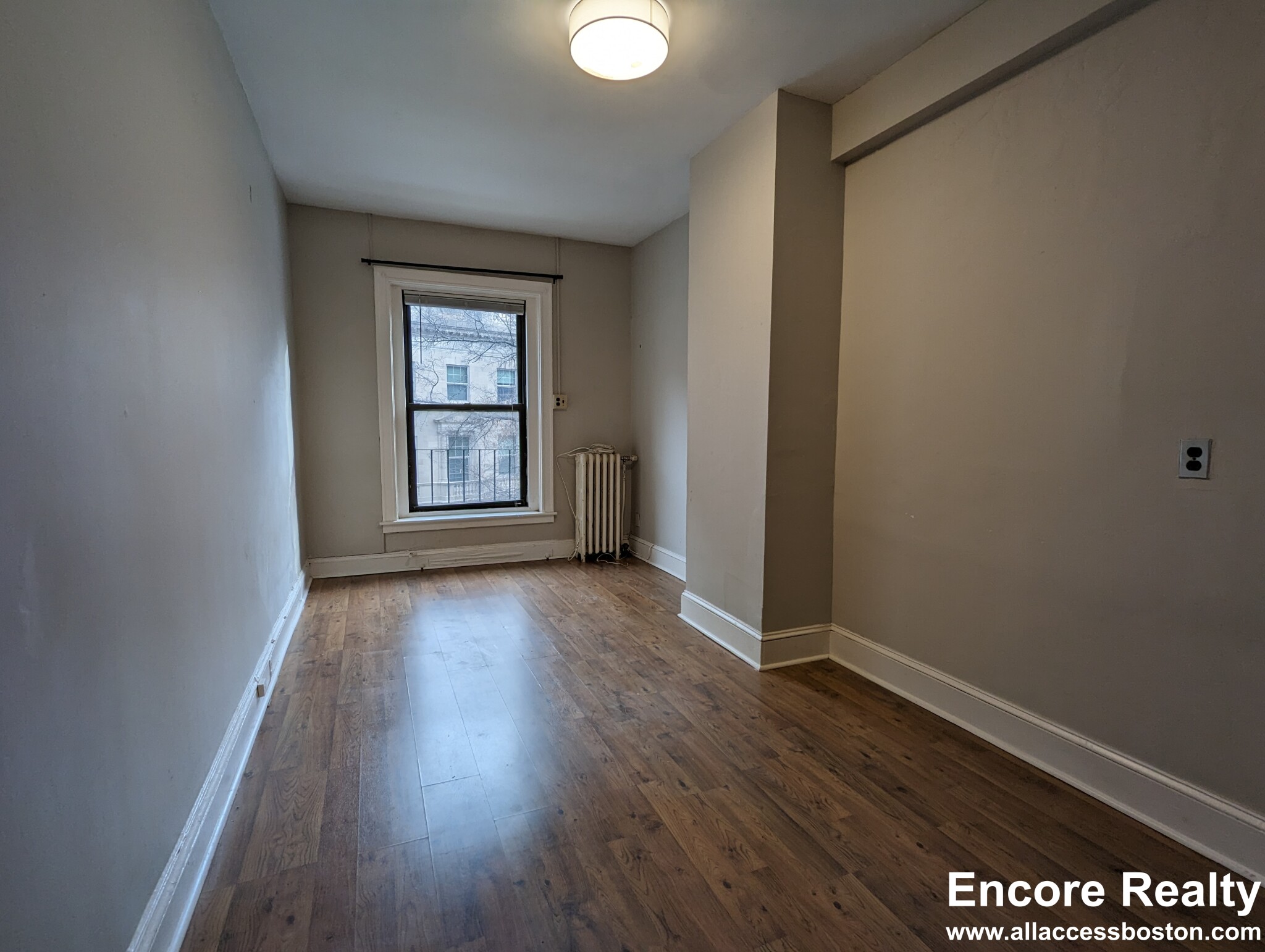 47 Bay State Rd, Fenway