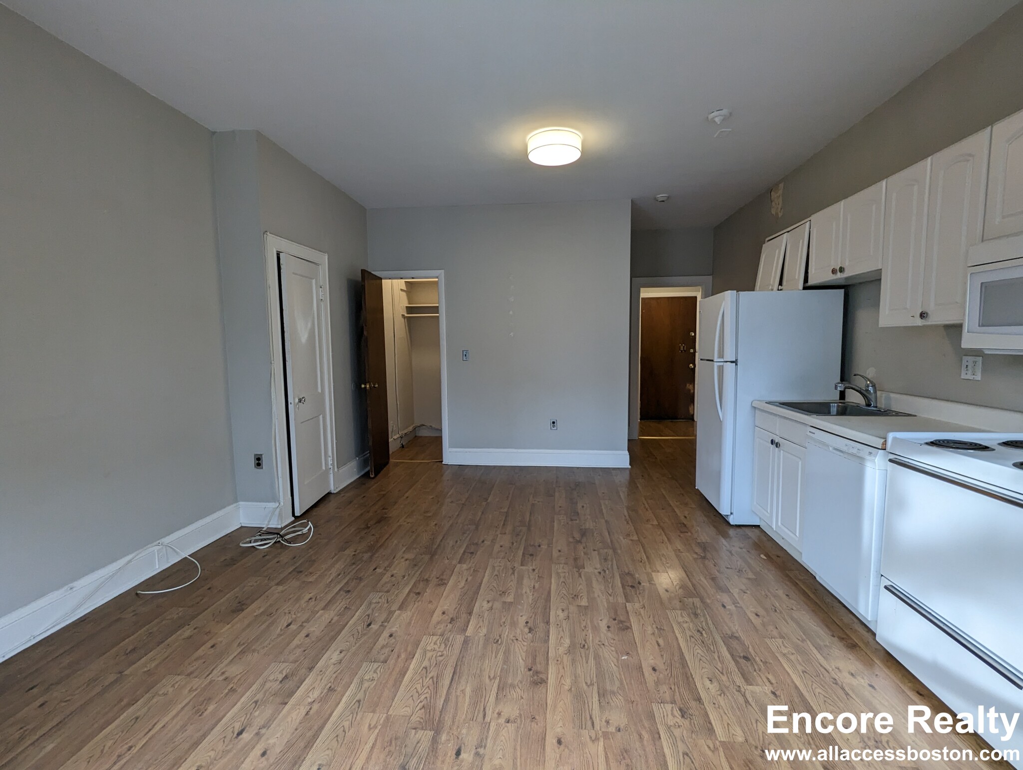 47 Bay State Rd, Fenway