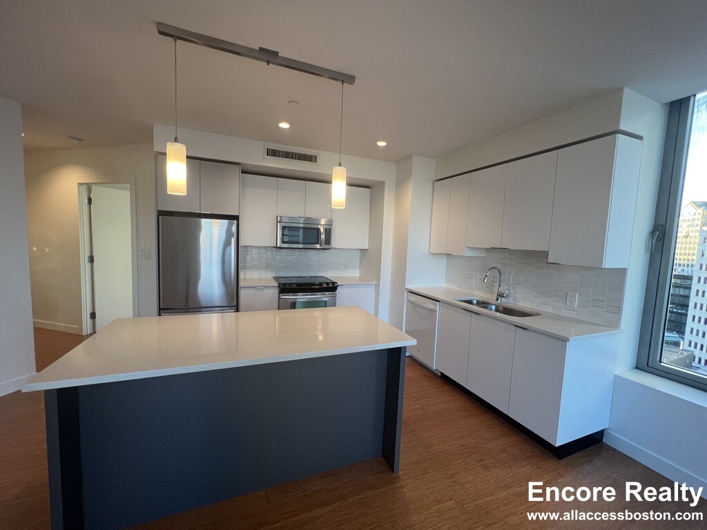 120 Kingston St, Chinatown