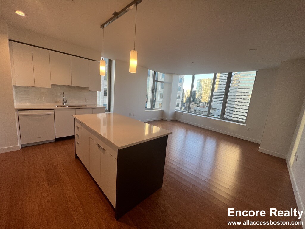 120 Kingston St, Chinatown