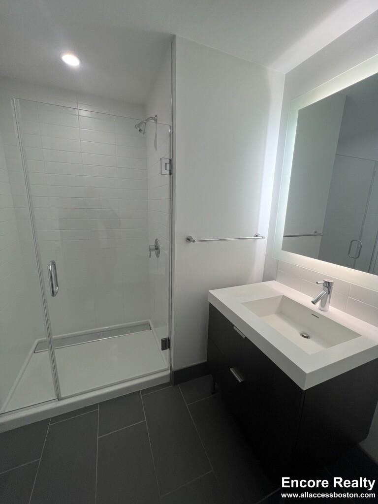 120 Kingston St, Chinatown