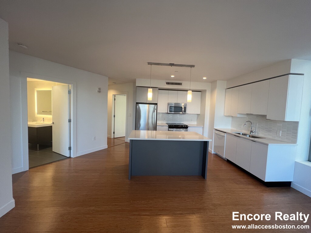 120 Kingston St, Chinatown