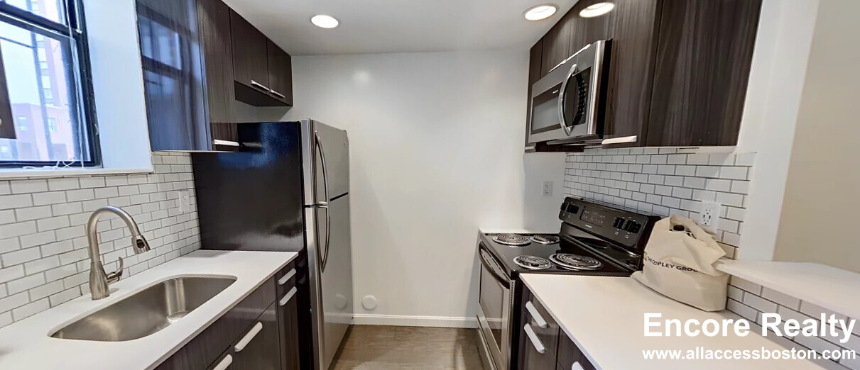 105 Queensberry St, Fenway