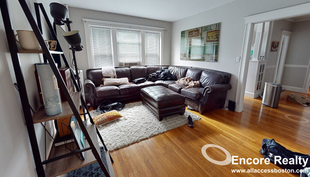 11 Gray St, Porter Square