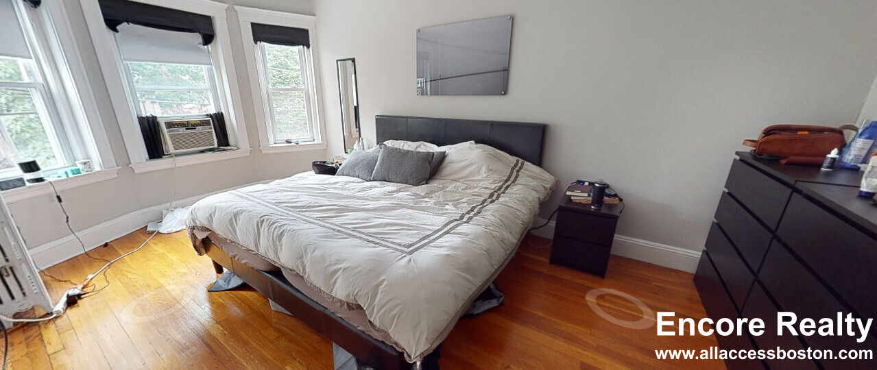 11 Gray St, Porter Square