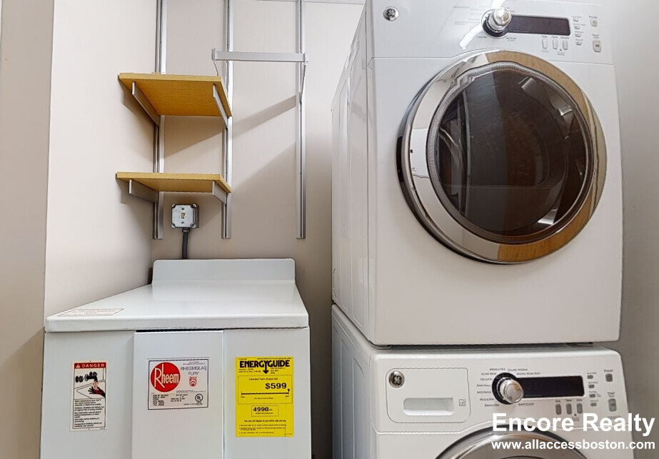 115 Mount Auburn St, Harvard Square