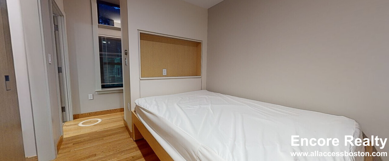 115 Mount Auburn St, Harvard Square