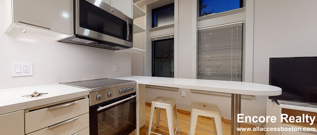 115 Mount Auburn St, Harvard Square