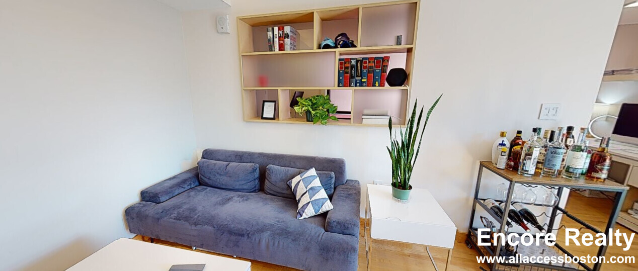 115 Mount Auburn St, Harvard Square