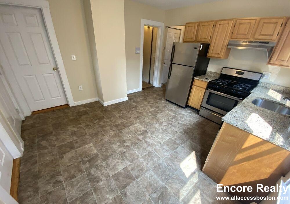 66 Middle St, South Boston