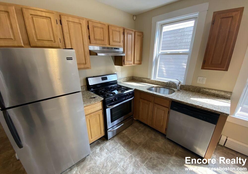 66 Middle St, South Boston