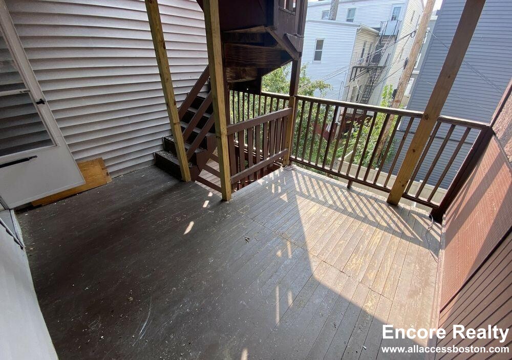 66 Middle St, South Boston