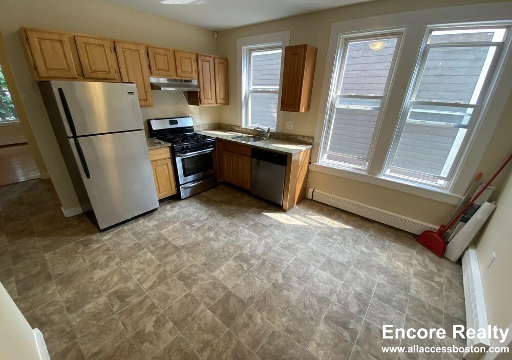 66 Middle St, South Boston