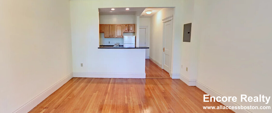 98 Queensberry St, Fenway