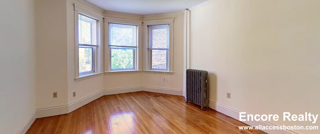 98 Queensberry St, Fenway