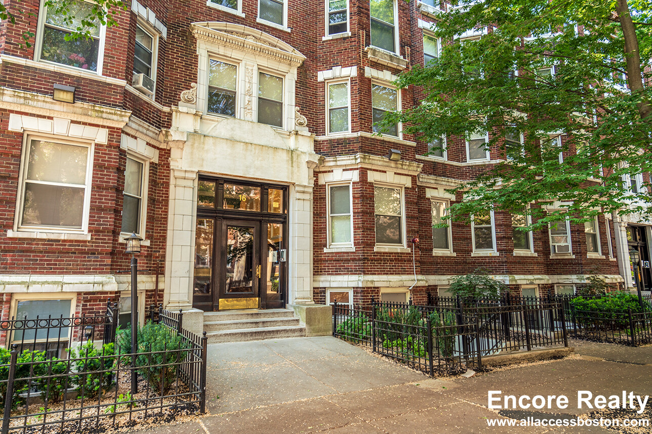 20 Queensberry St, Fenway