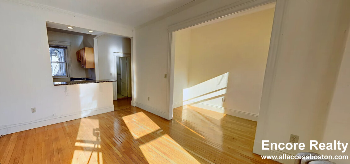 111 Queensberry St, Fenway