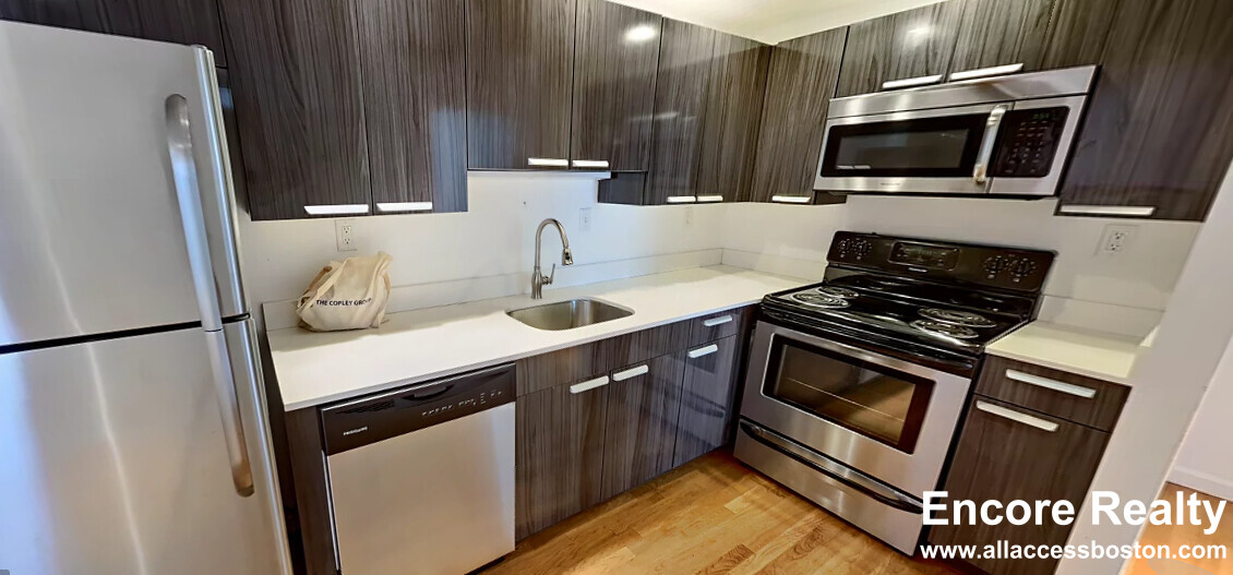 100 Jersey St, Fenway