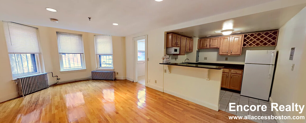 379 Commonwealth Ave, Fenway