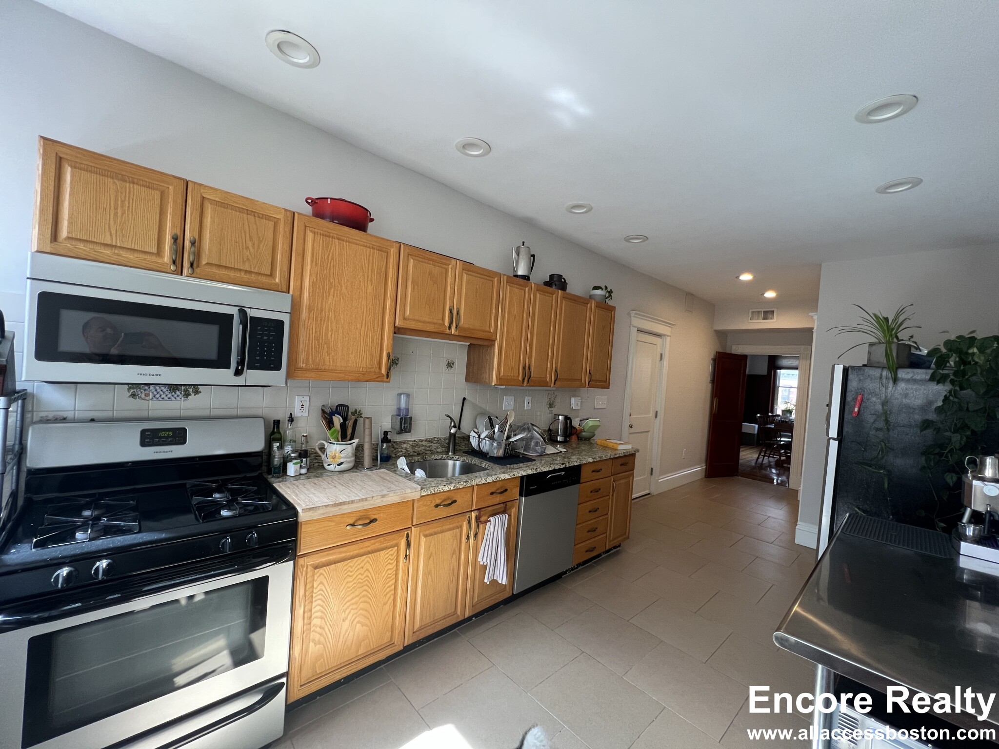 181 Harvard St, Coolidge Corner