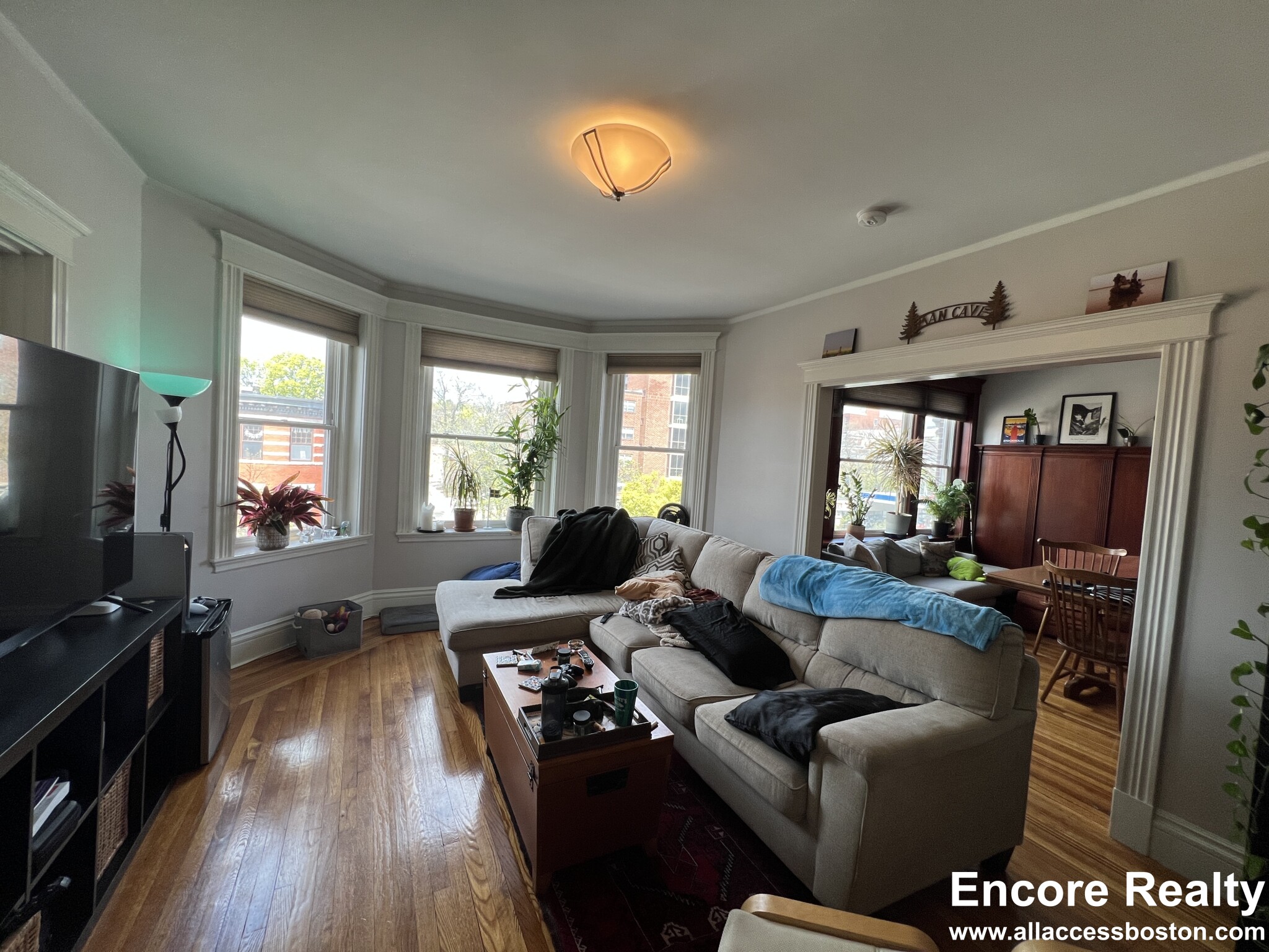 181 Harvard St, Coolidge Corner