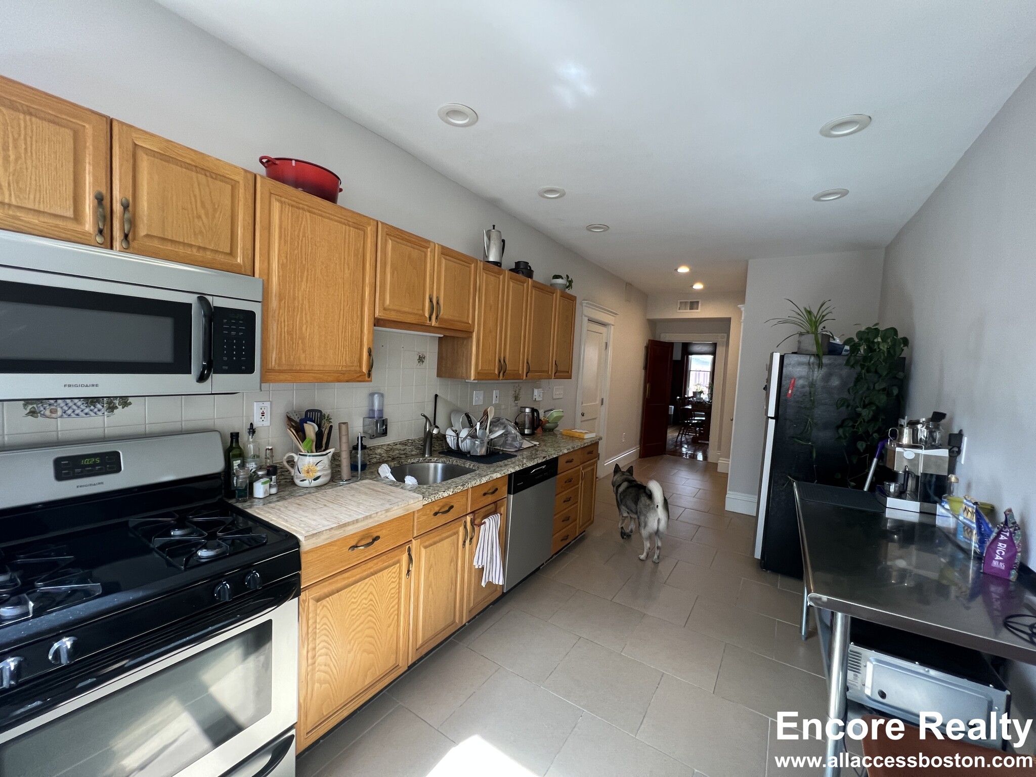 181 Harvard St, Coolidge Corner