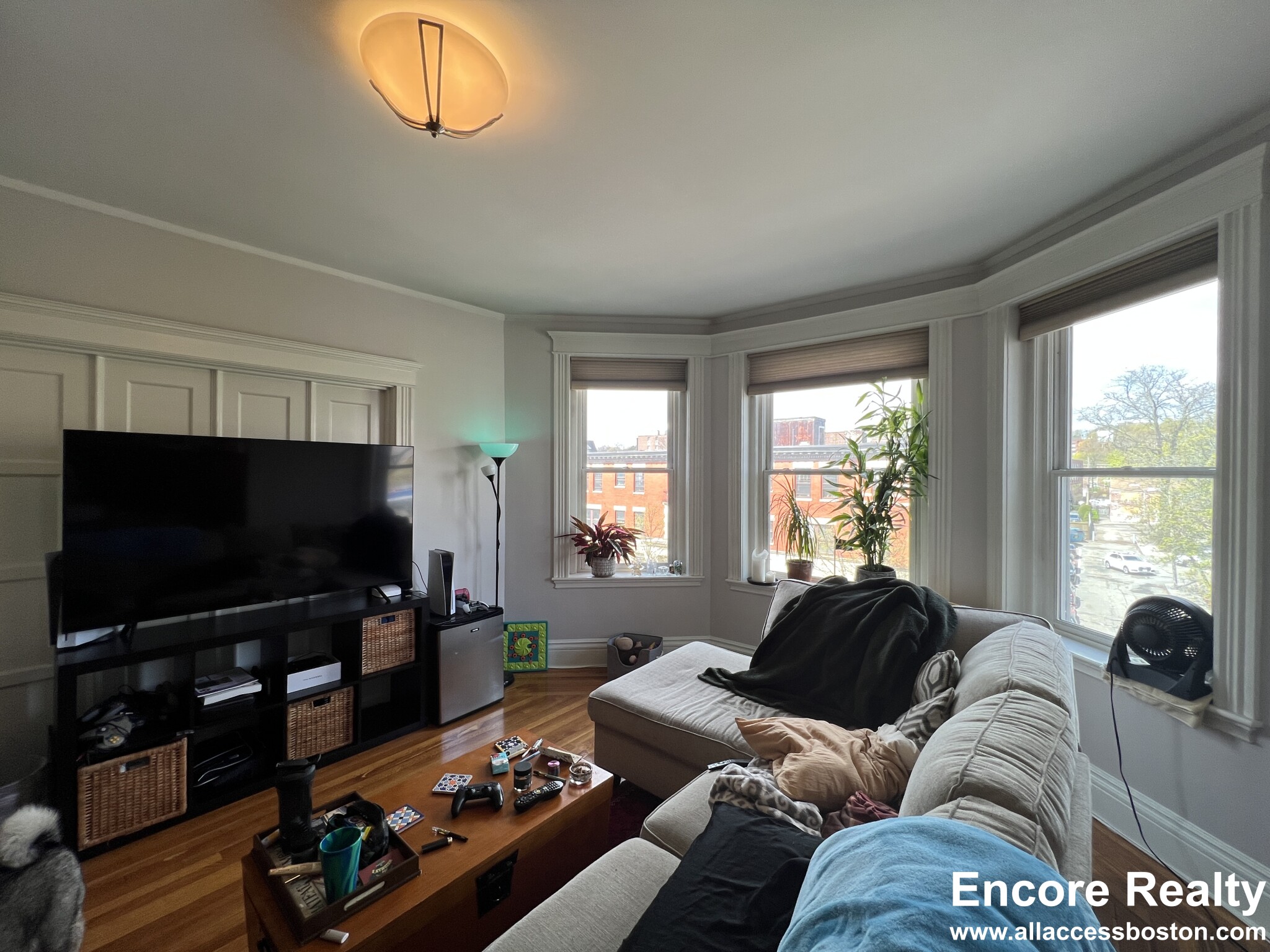 181 Harvard St, Coolidge Corner