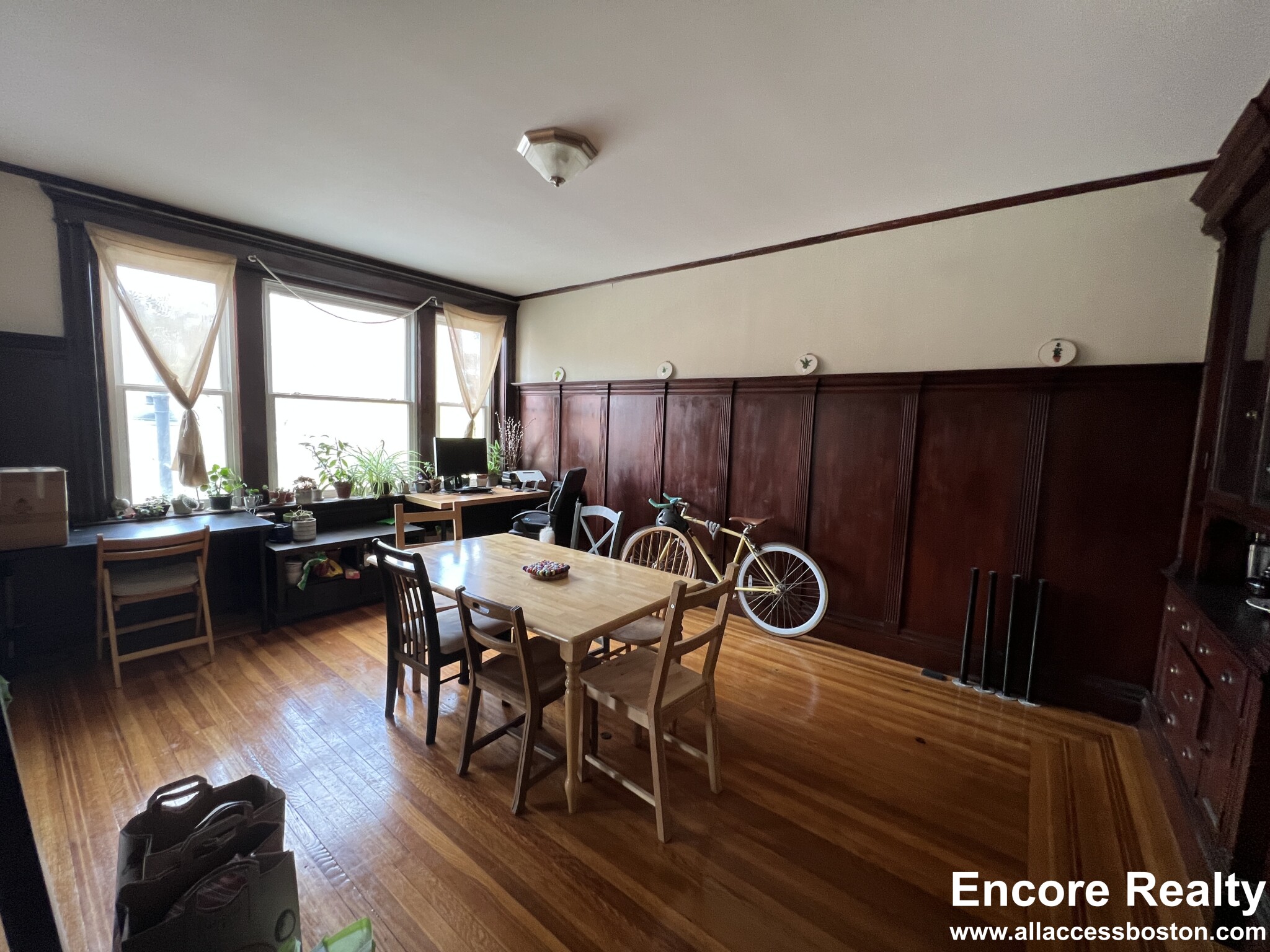 181 Harvard St, Coolidge Corner