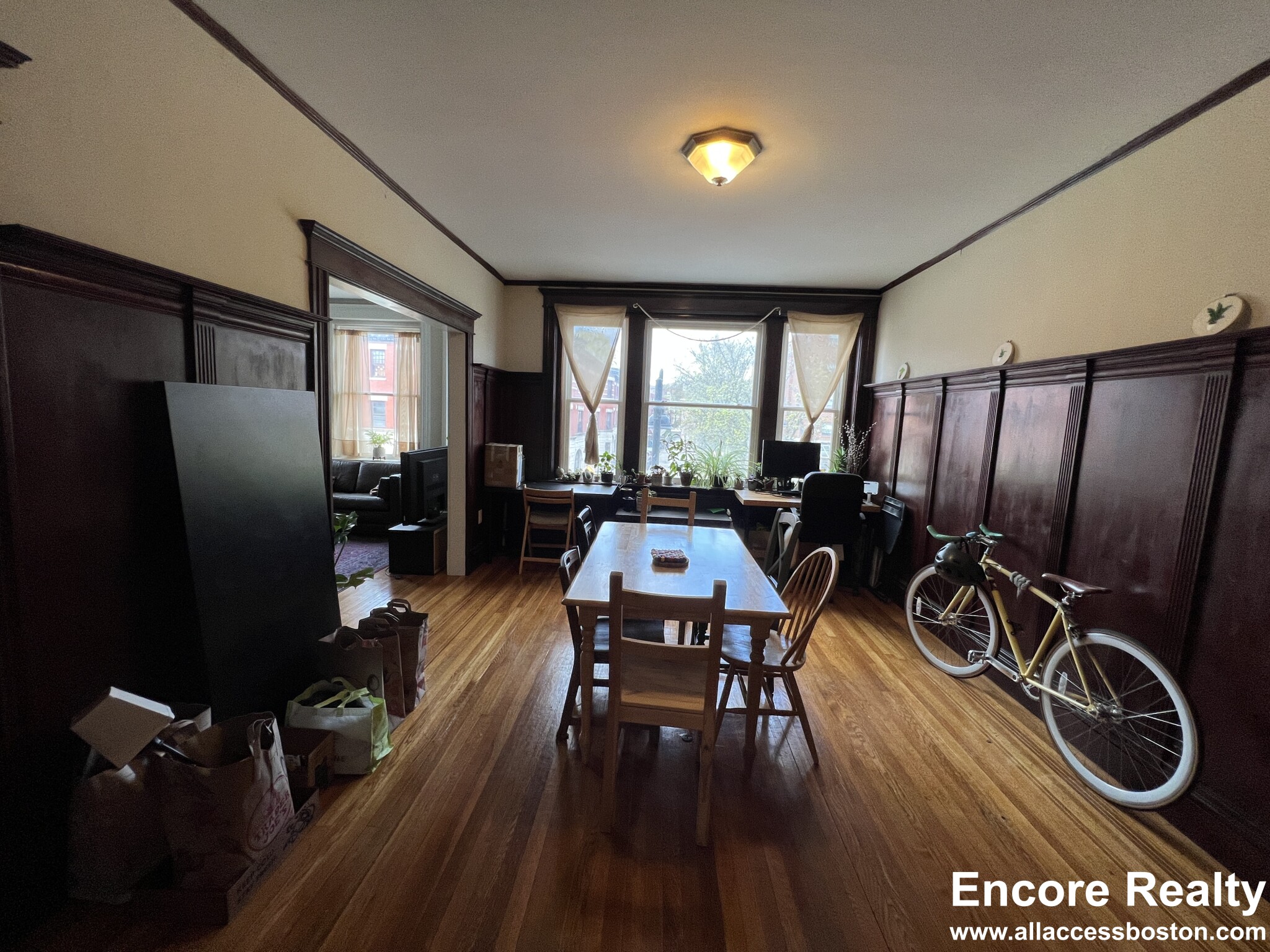 181 Harvard St, Coolidge Corner