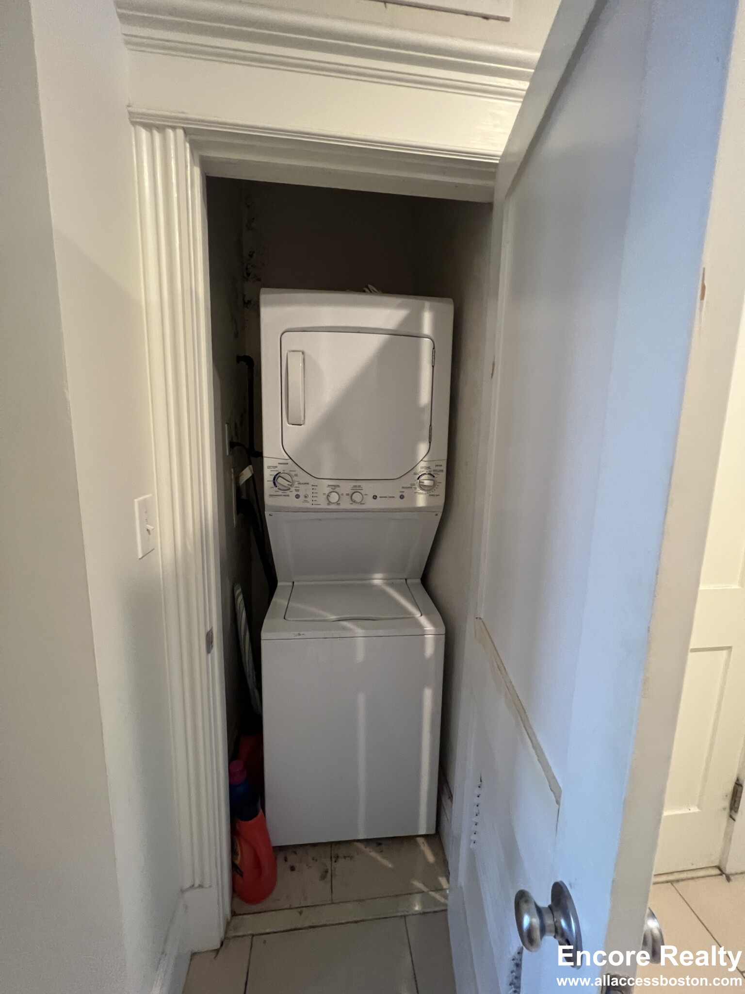 181 Harvard St, Coolidge Corner