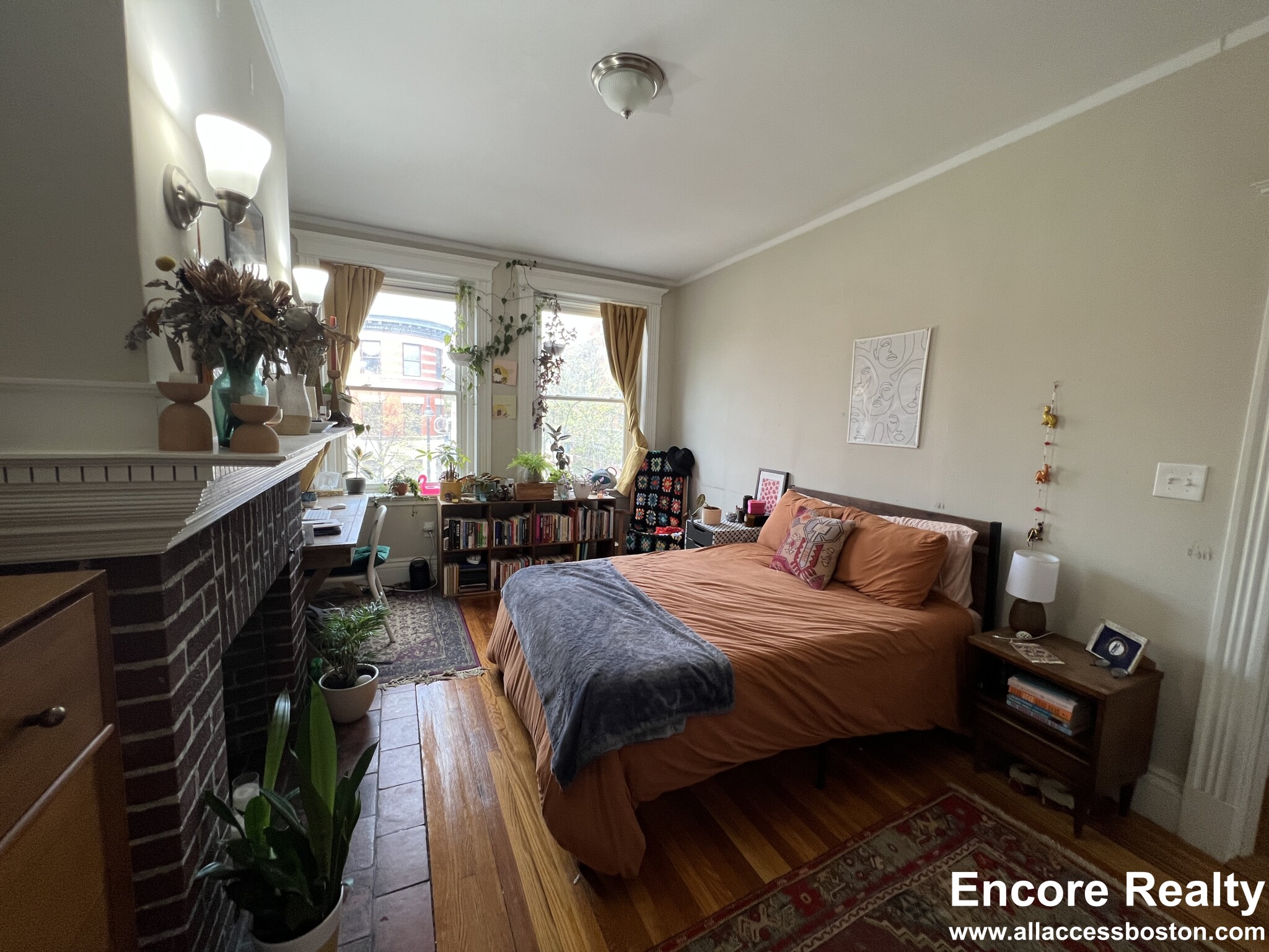 181 Harvard St, Coolidge Corner