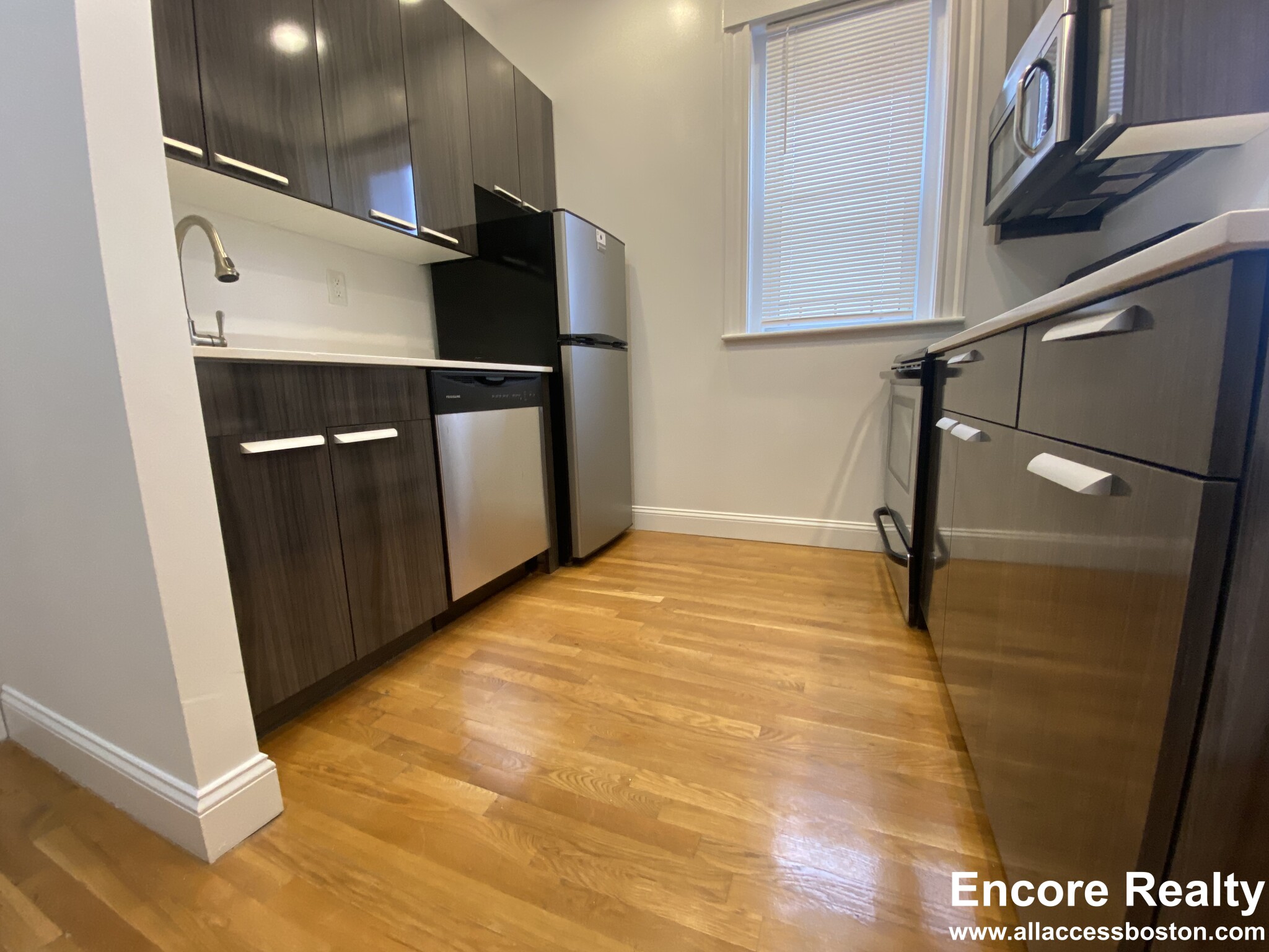 120 Peterborough St, Fenway