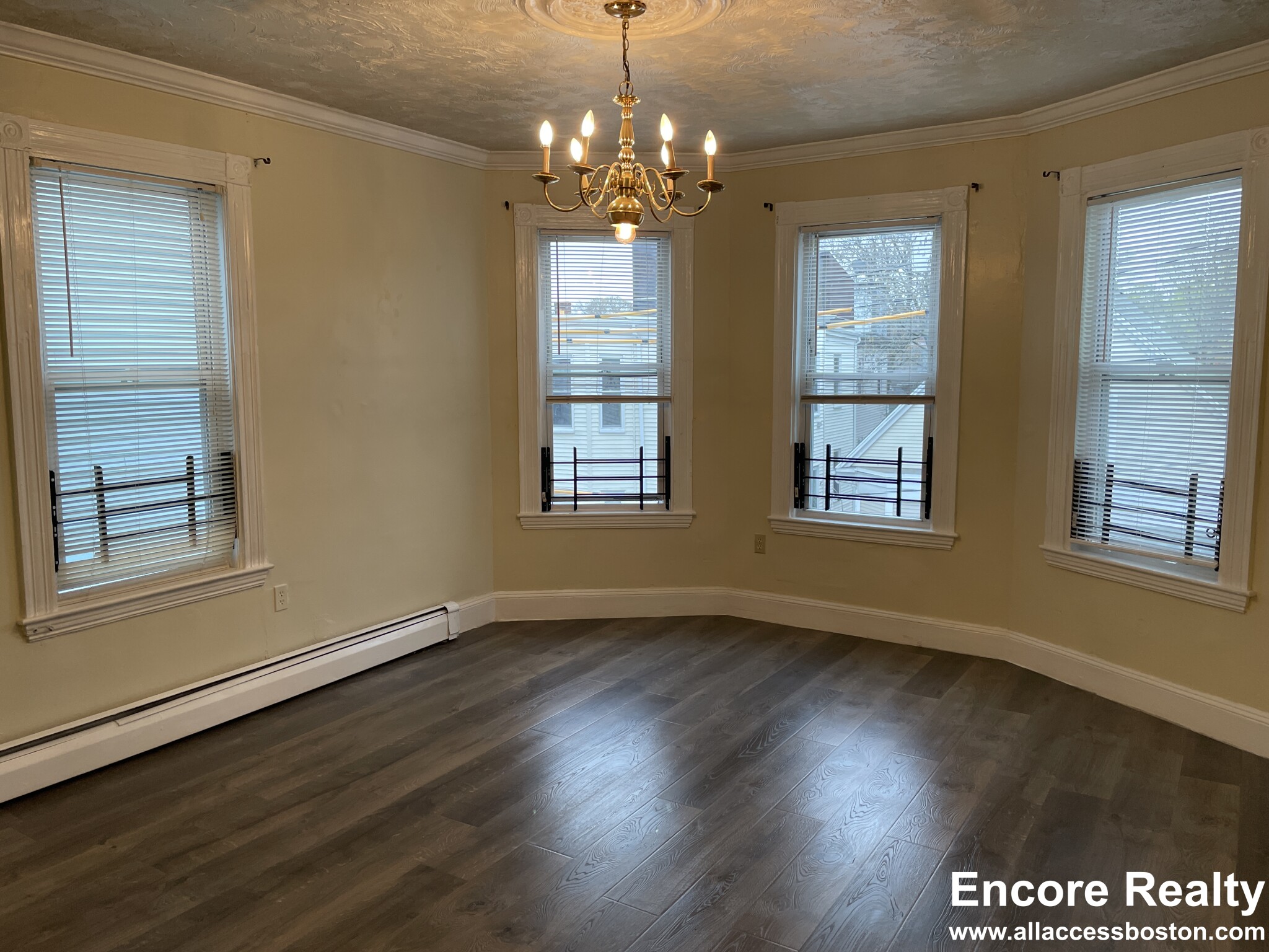 89 Minden St, Jamaica Plain