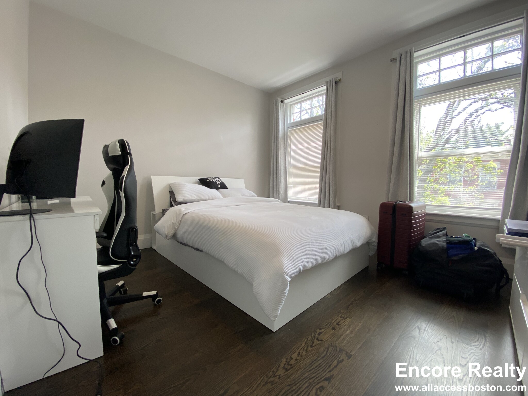 7 Strathmore Rd, Brookline