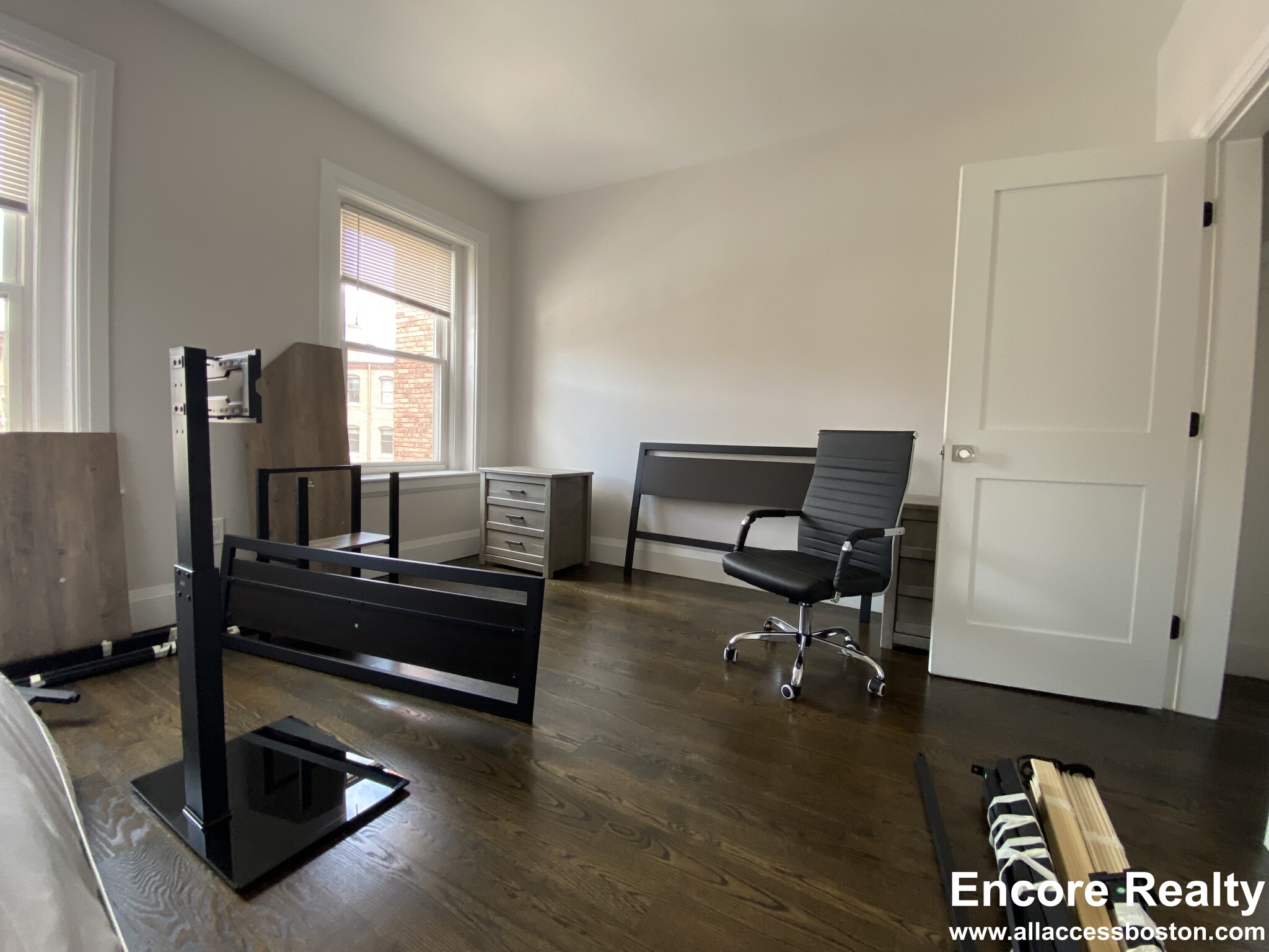 7 Strathmore Rd, Brookline