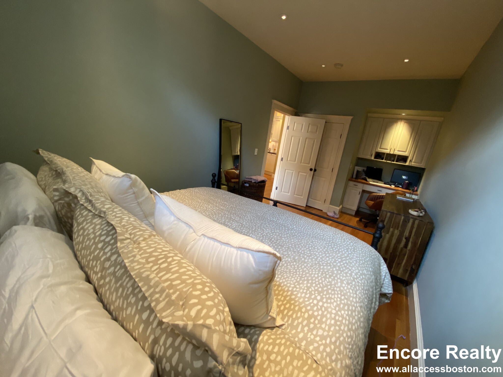 280 Commonwealth Ave, Back Bay