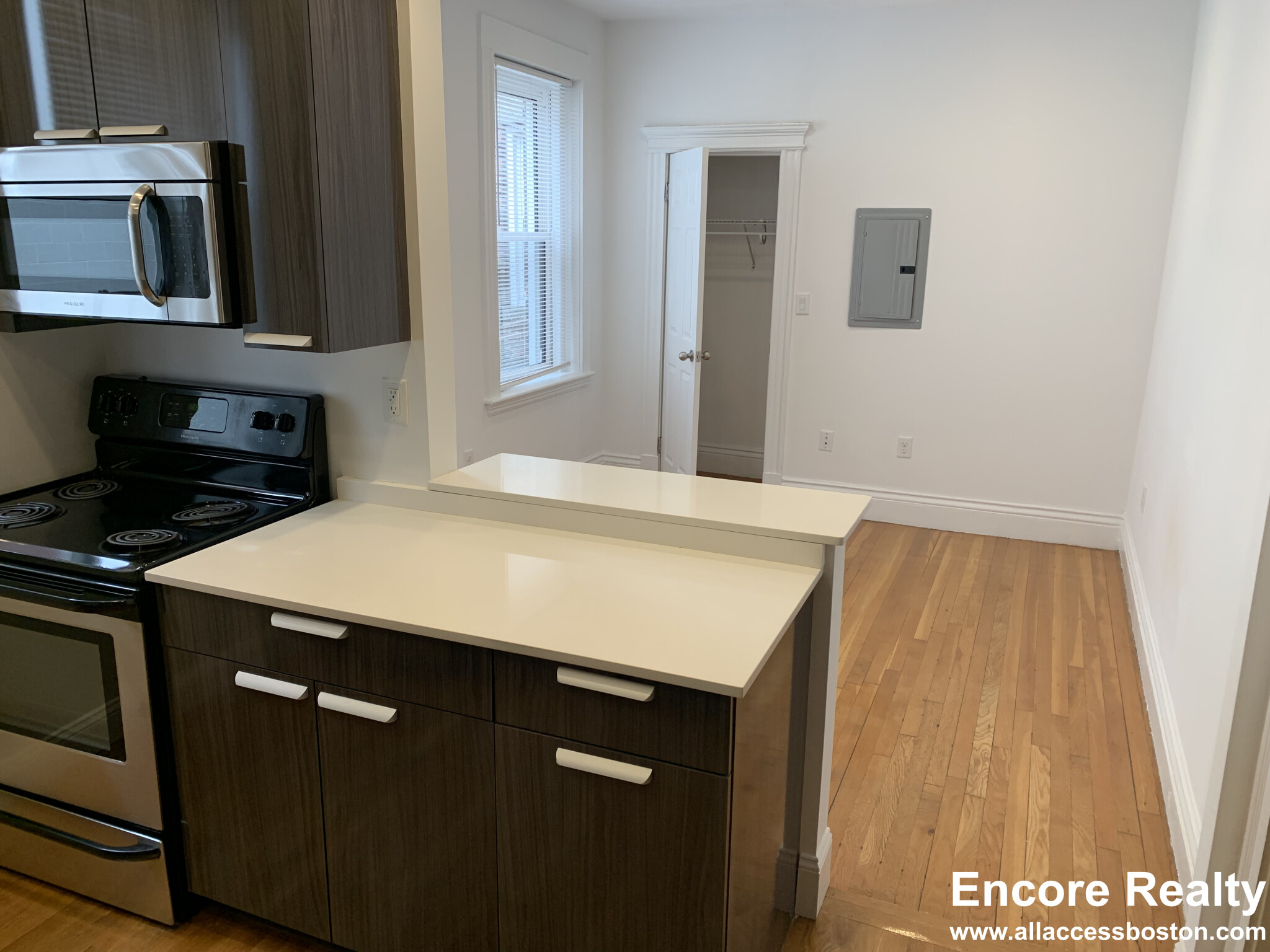 120 Peterborough St, Fenway