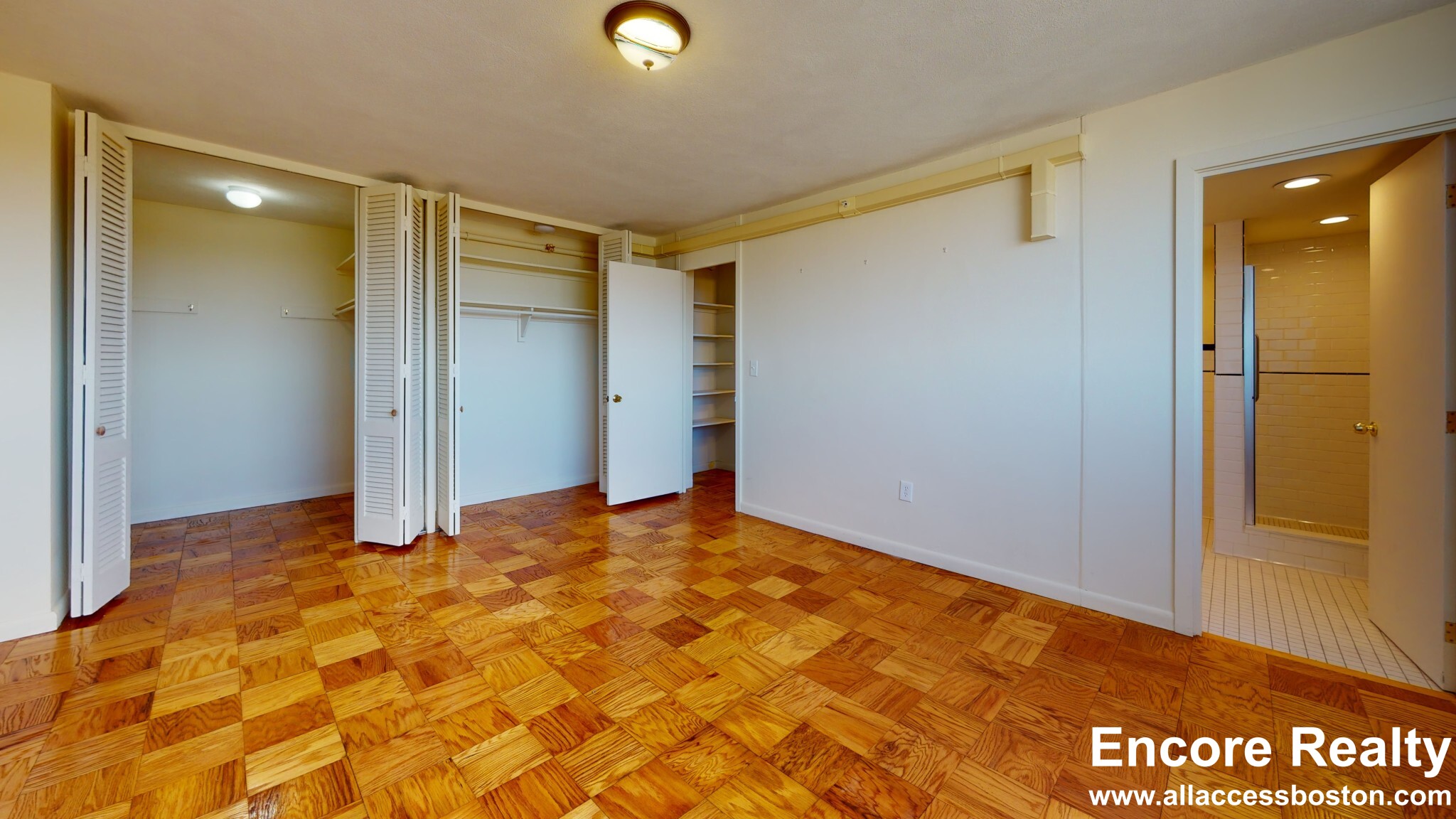 101 Monmouth St, Longwood