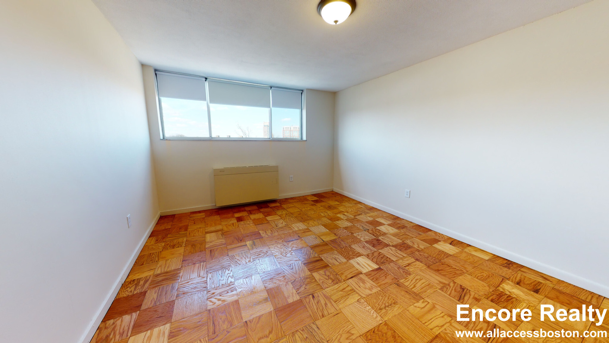 101 Monmouth St, Longwood