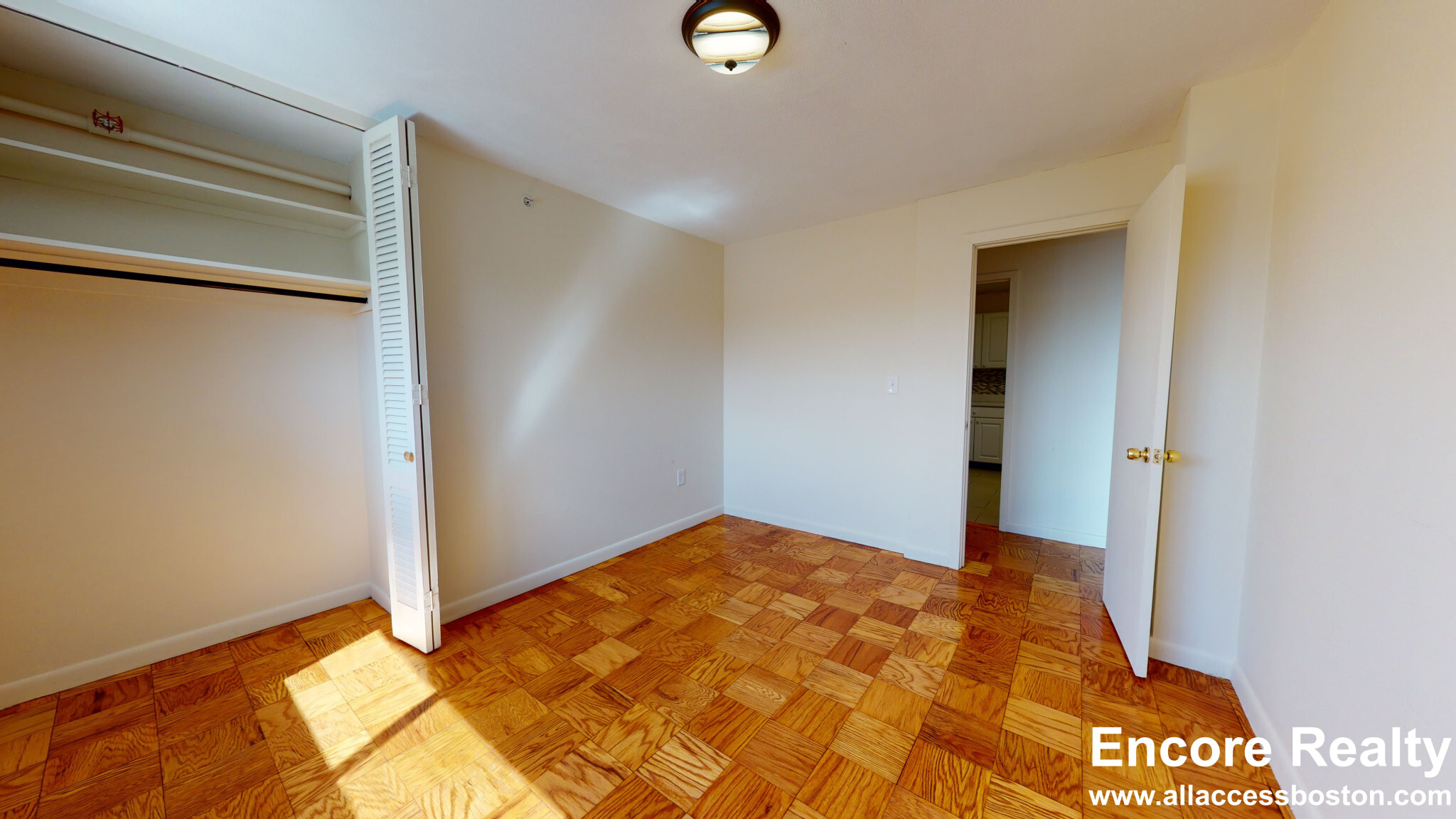 101 Monmouth St, Longwood