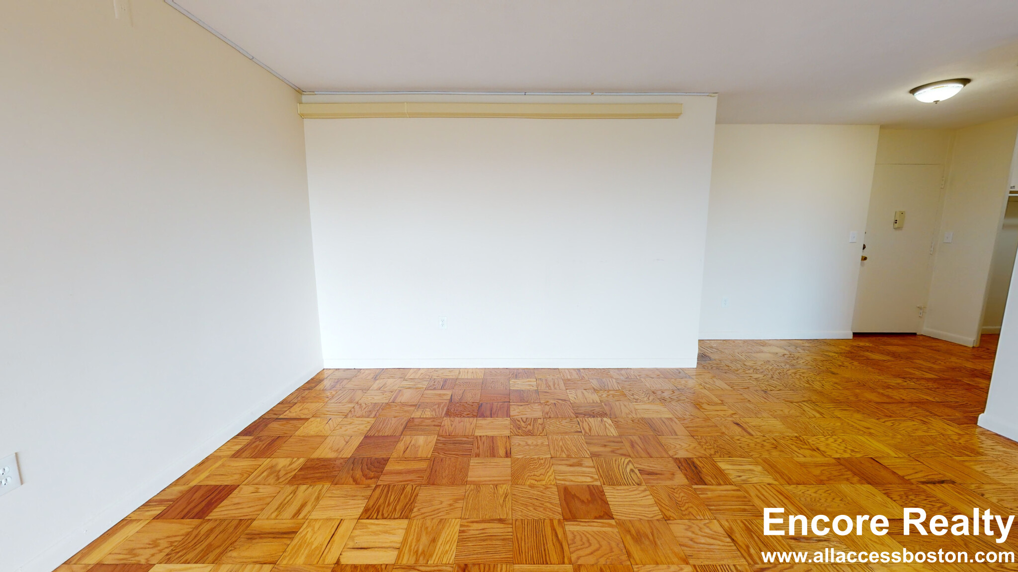 101 Monmouth St, Longwood