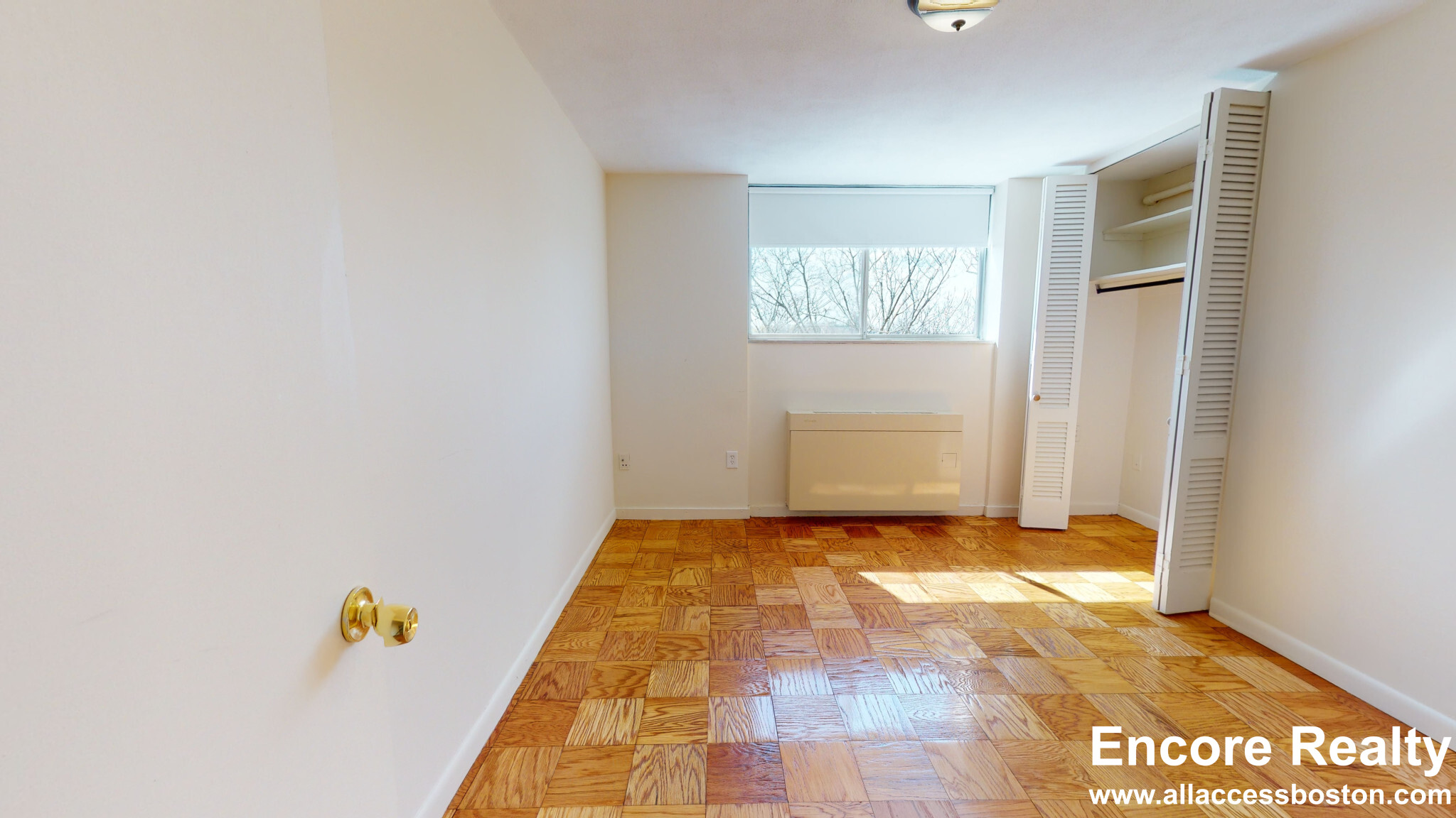 101 Monmouth St, Longwood