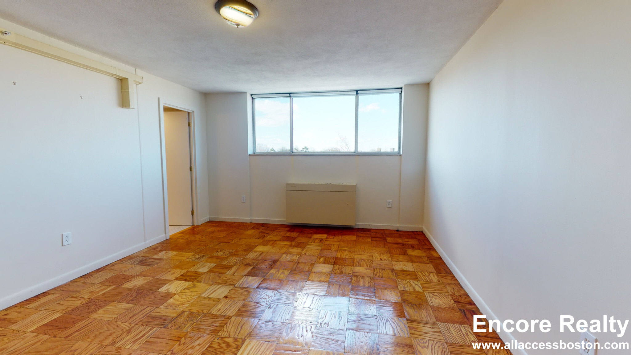 101 Monmouth St, Longwood