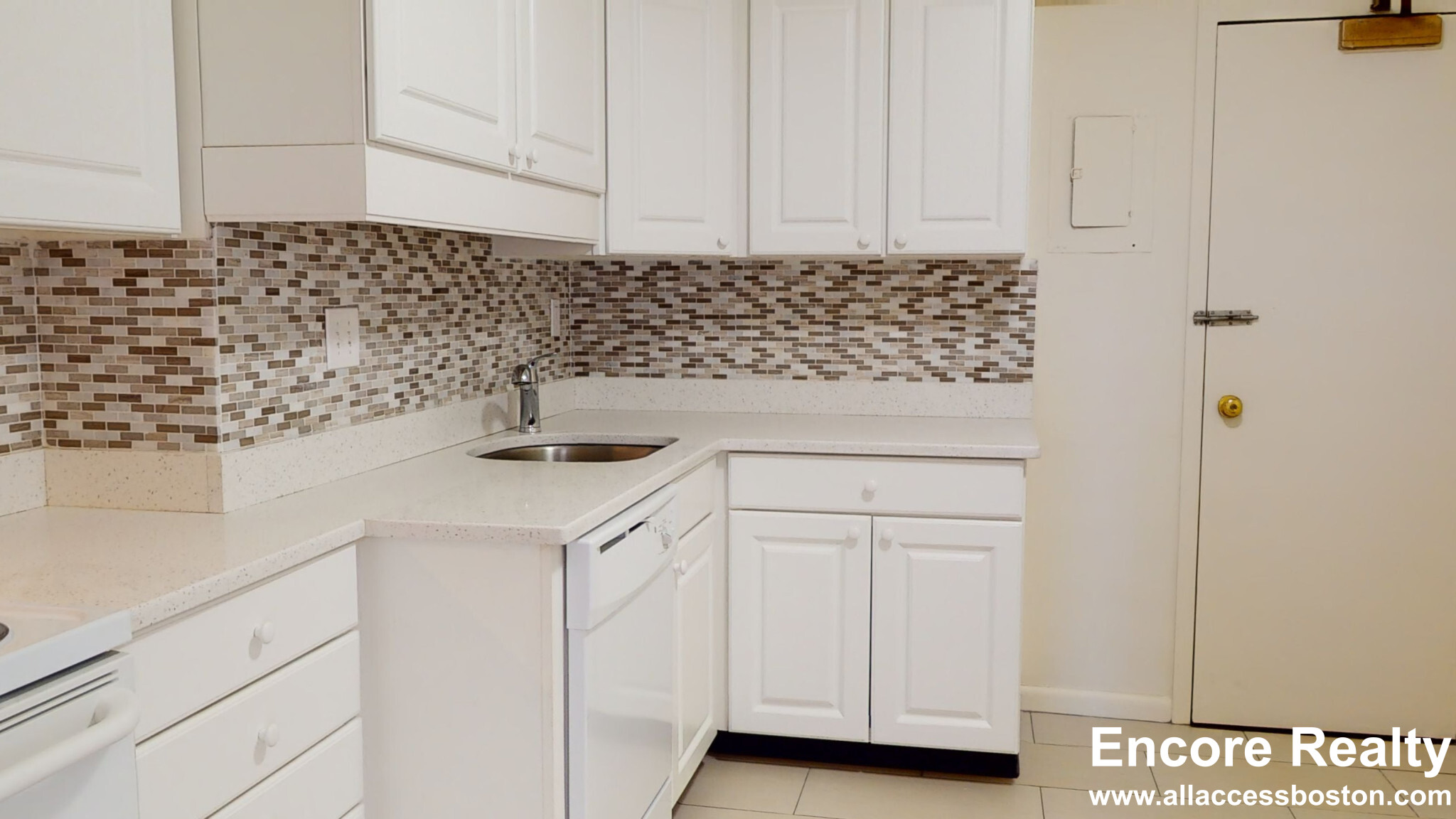 101 Monmouth St, Longwood