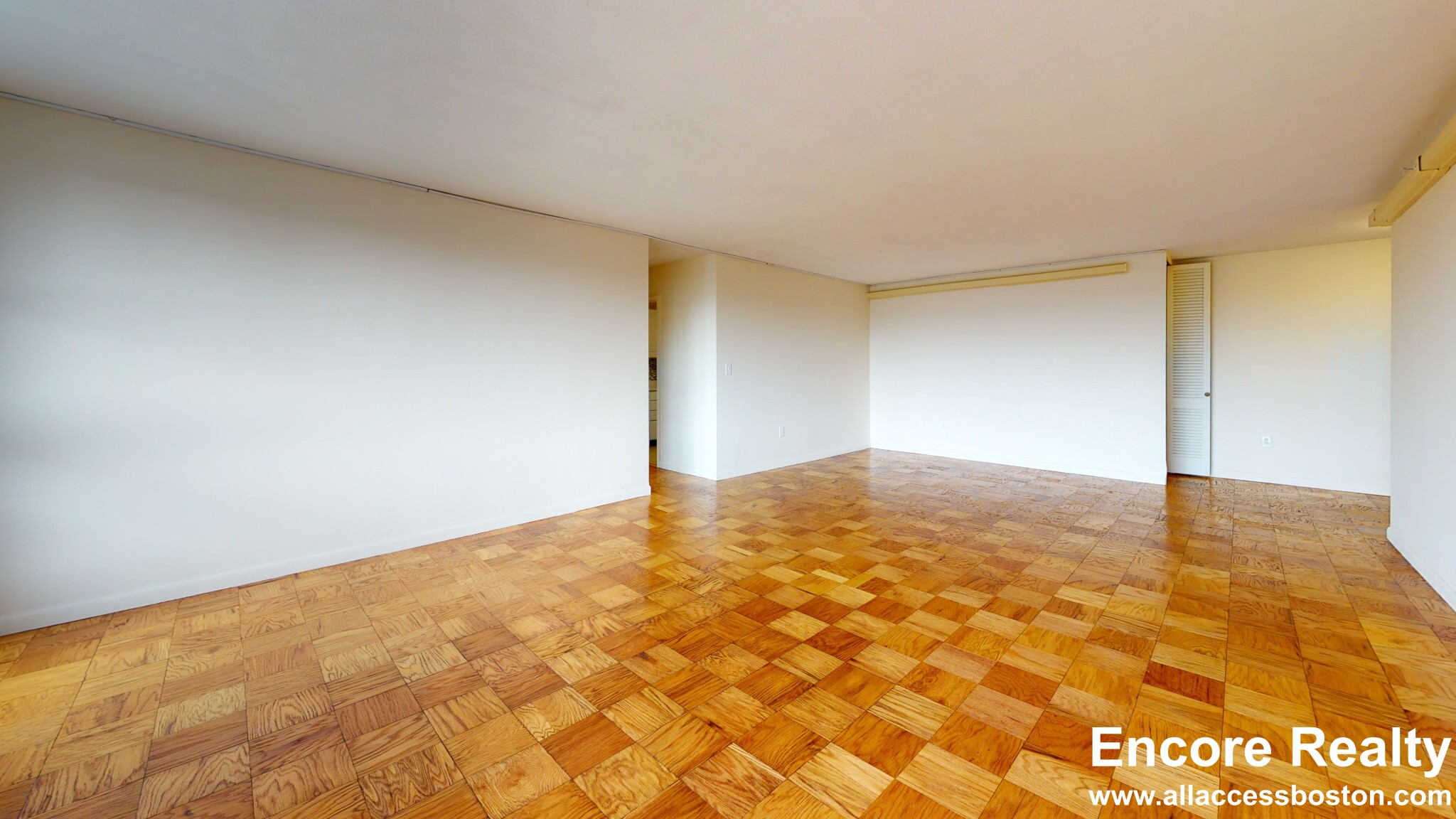 101 Monmouth St, Longwood