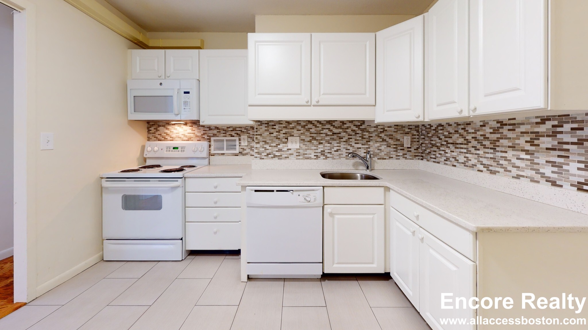 101 Monmouth St, Longwood