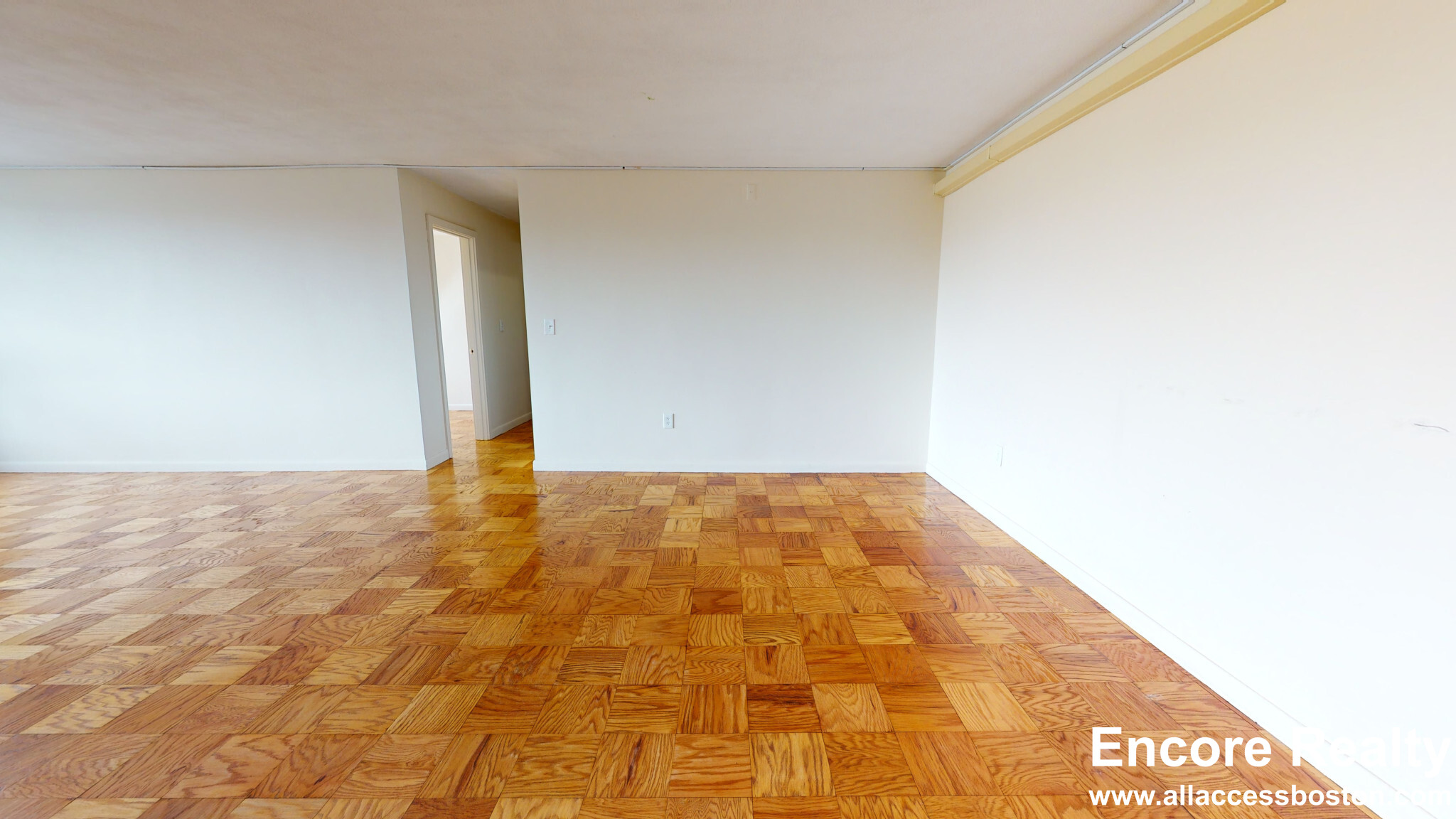 101 Monmouth St, Longwood