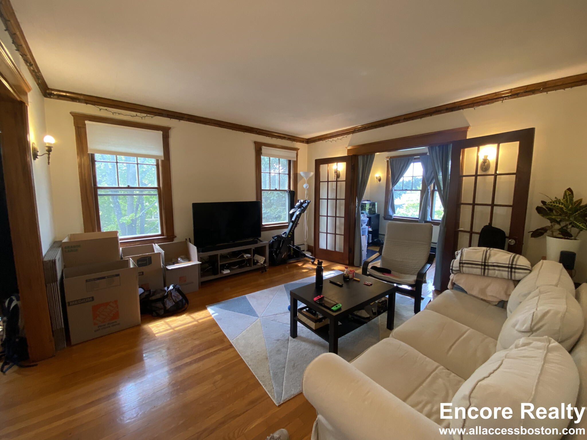 9 Worthington St, Huron Village